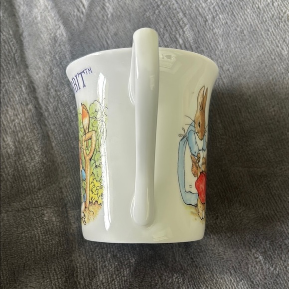 Peter Rabbit Ceramic Mug - Picture 7 of 7